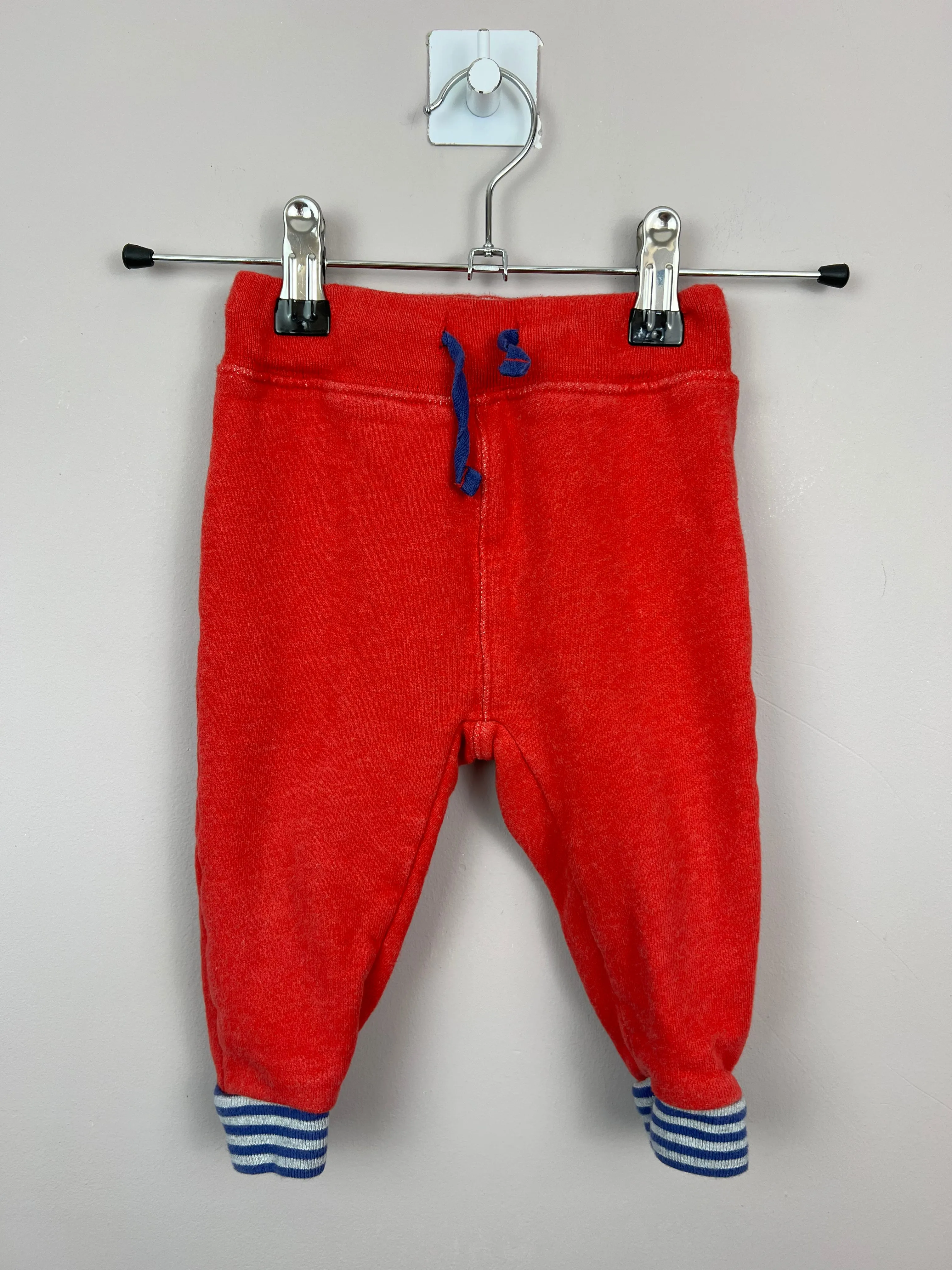 6-9m Boden red star joggers