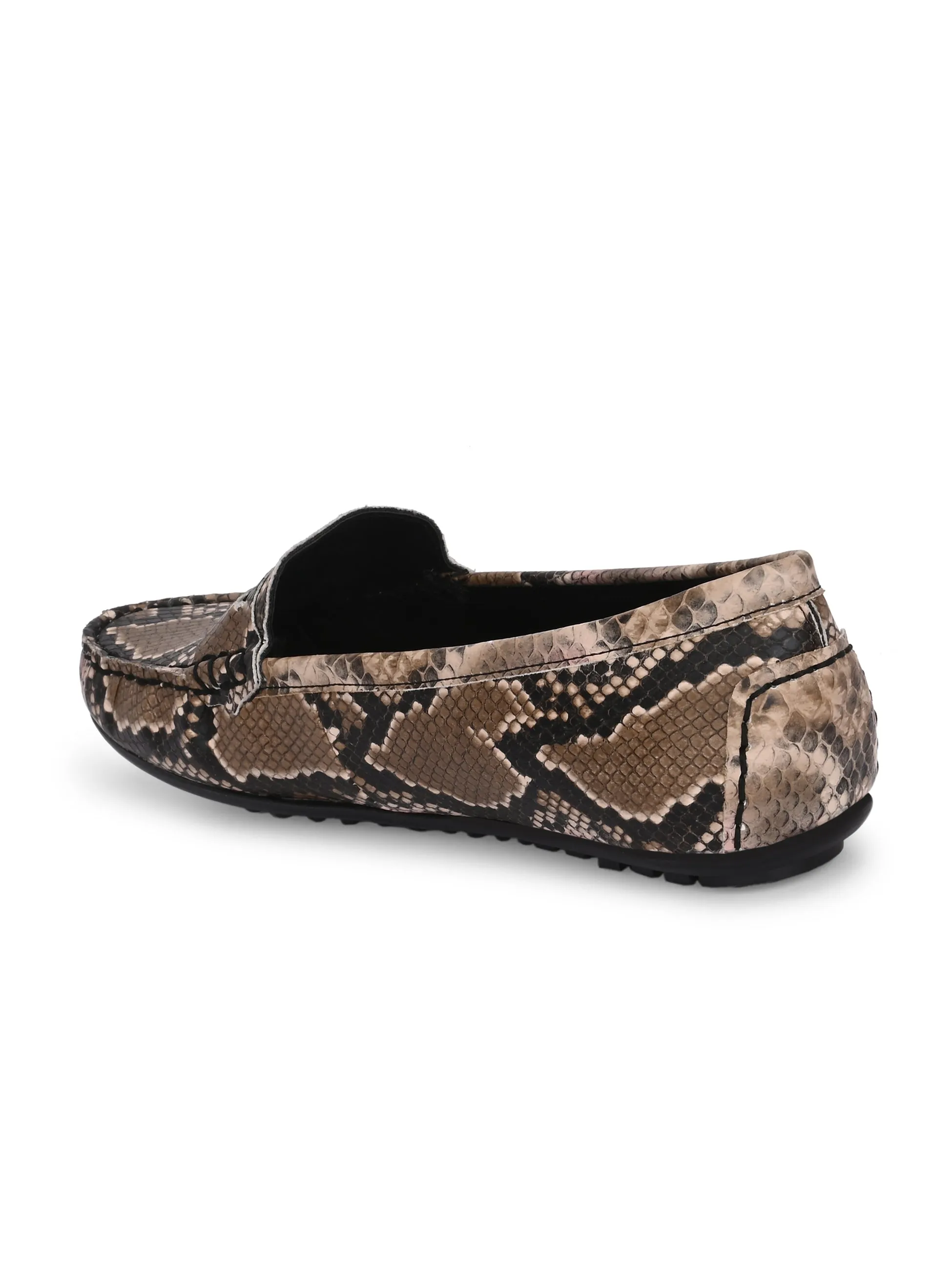 CARLO ROMANO BY WASAN MULTI COLOR VEGAN LEATHER SNAKE PRINT MOCCASIN FOR WOMEN