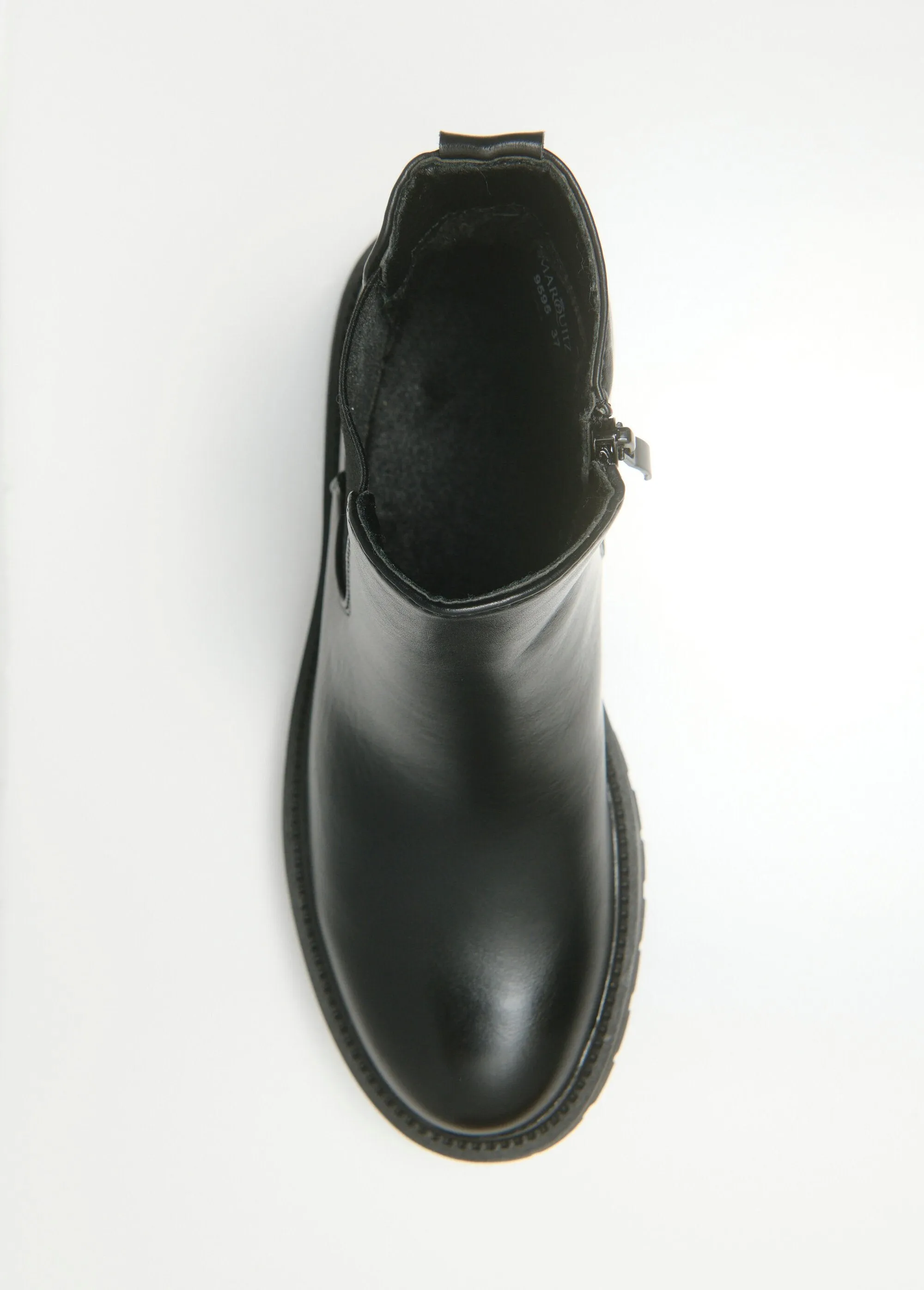 Chelsea Boots with zip and thick lug sole