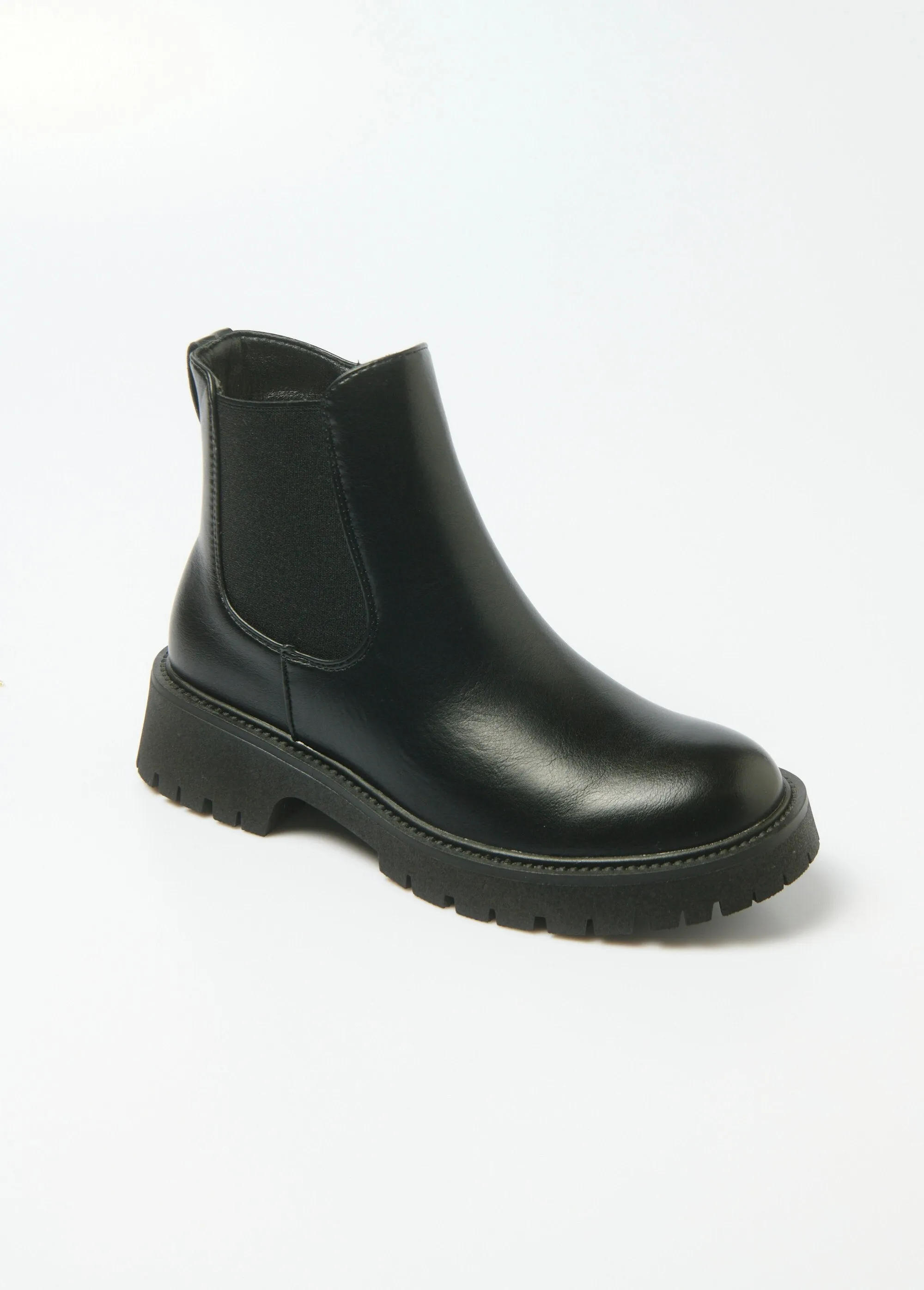 Chelsea Boots with zip and thick lug sole