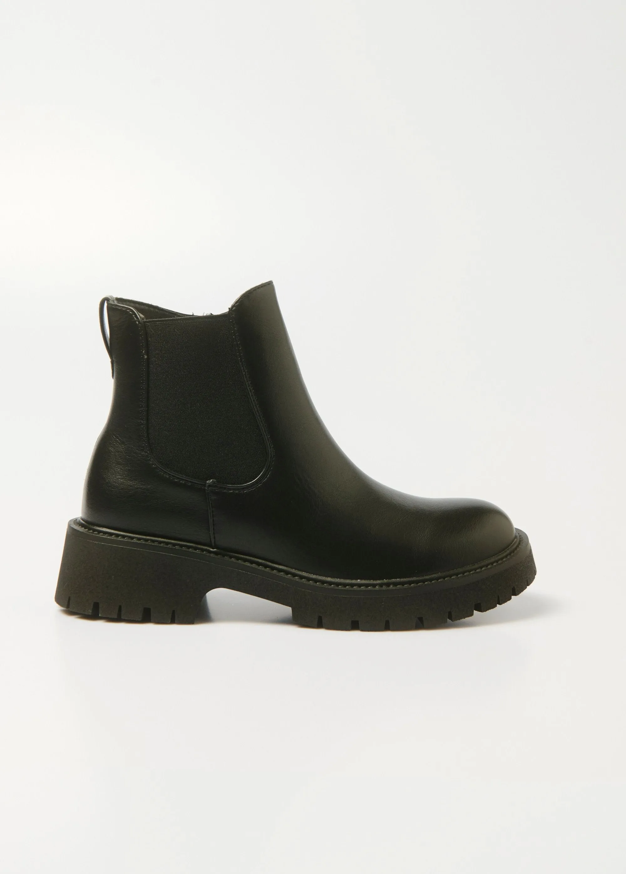 Chelsea Boots with zip and thick lug sole