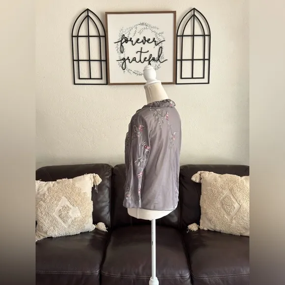 J Jill Floral Embroidered Gray Tie Front Cardigan Boho Size S Hippie Casual