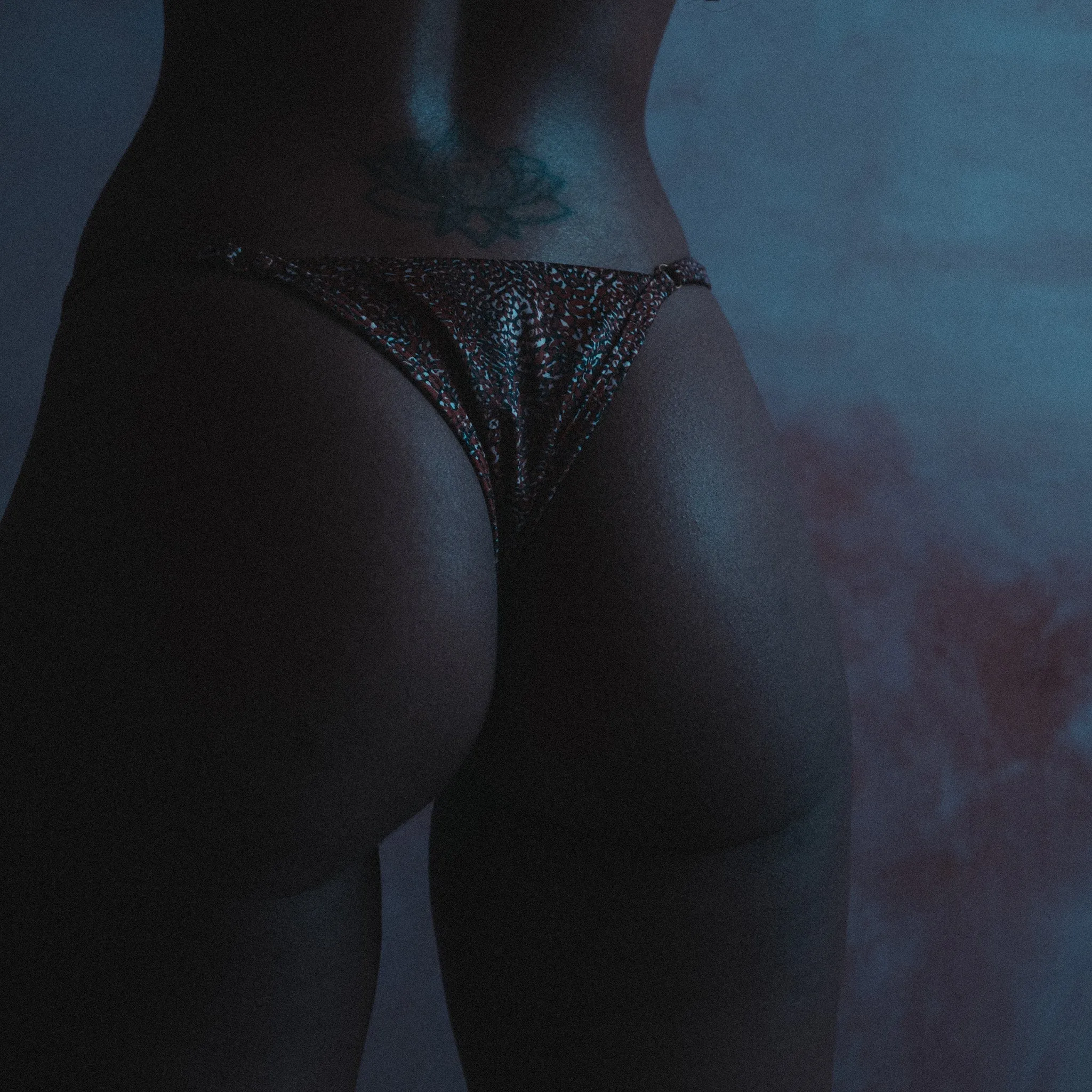 MAY-DAY TOP - WILD