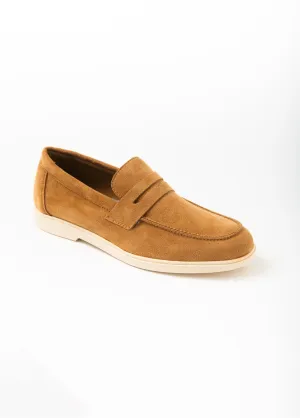 Men's moccasins with contrasting soles