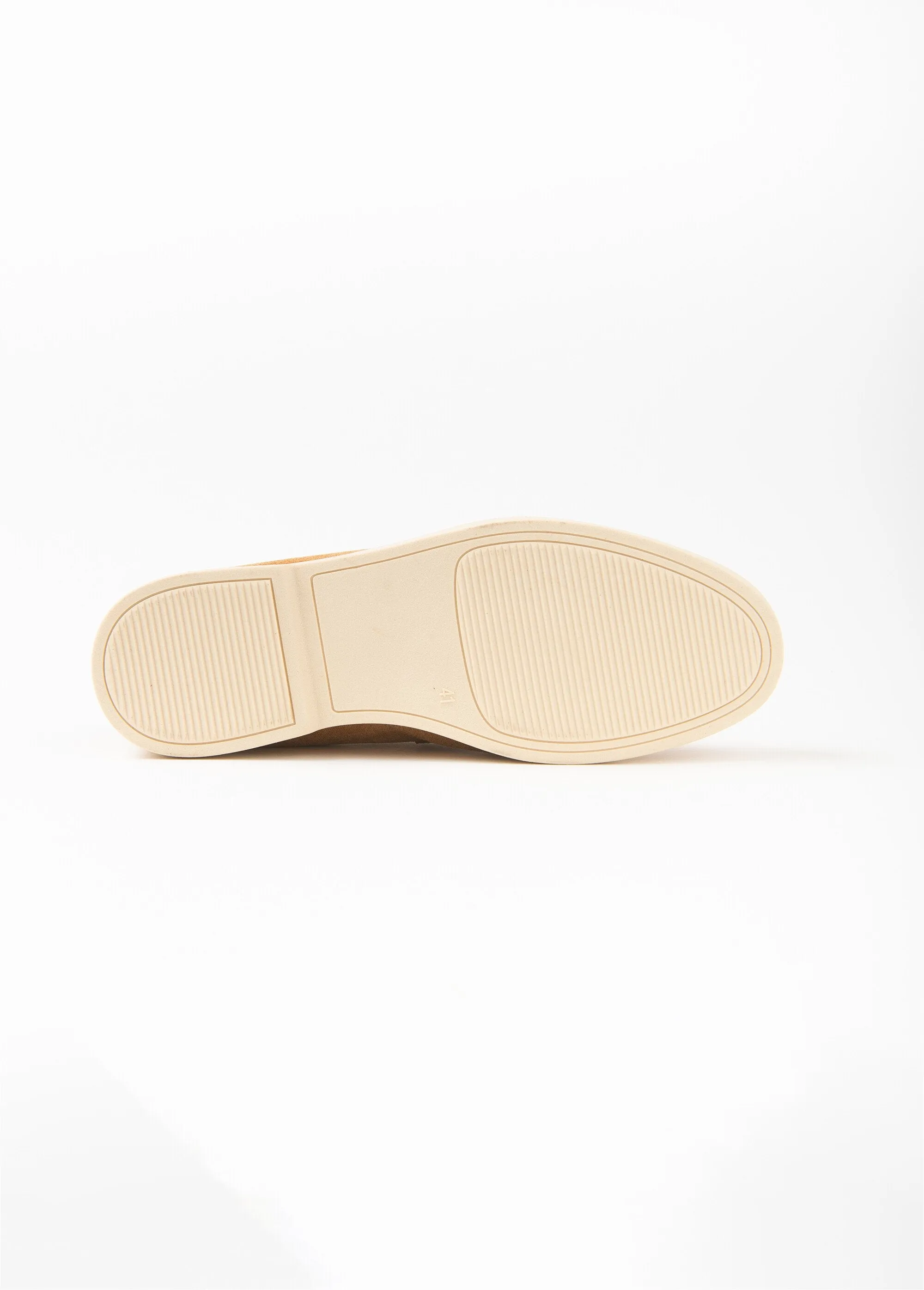 Men's moccasins with contrasting soles