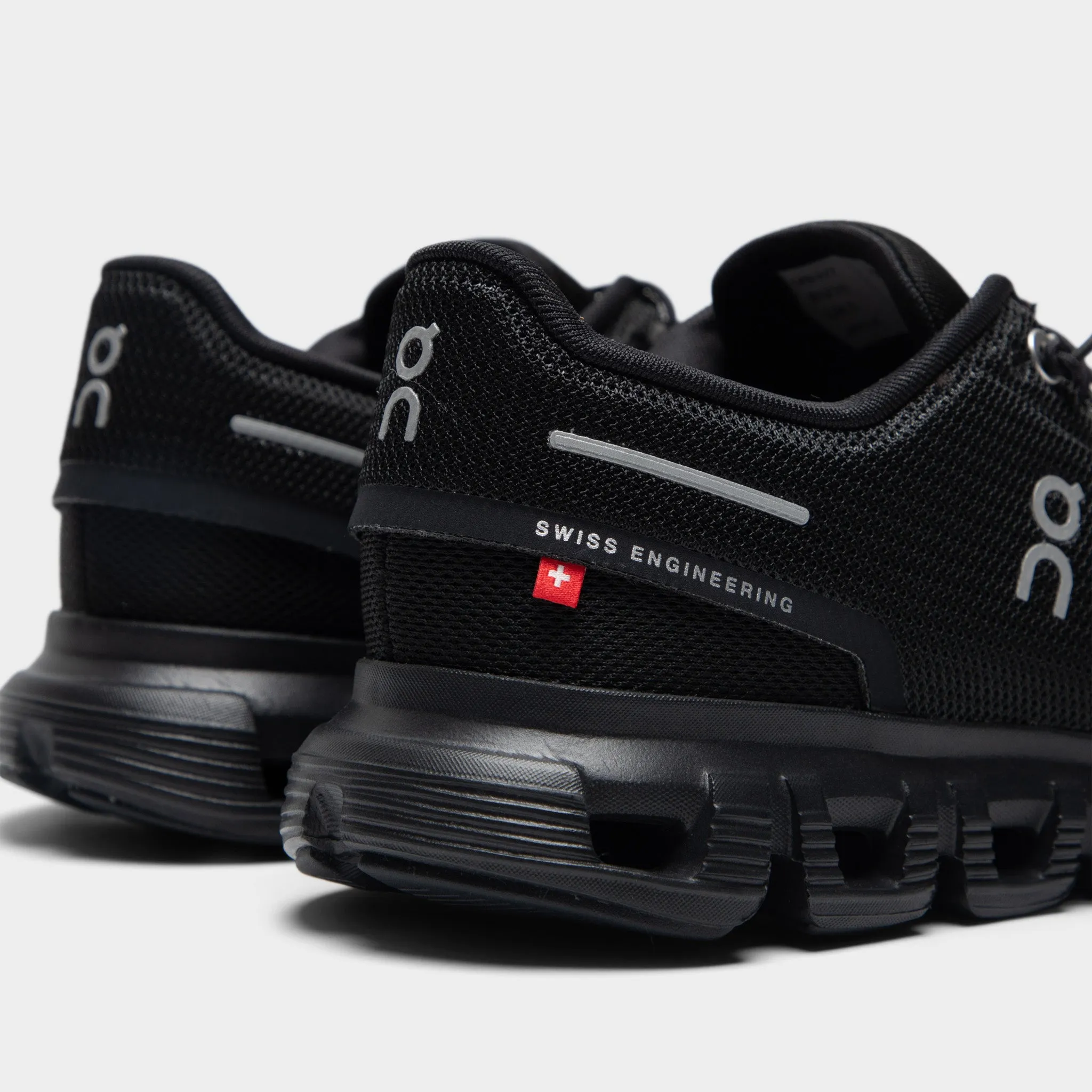 On Women's Cloud 6 Black / Black