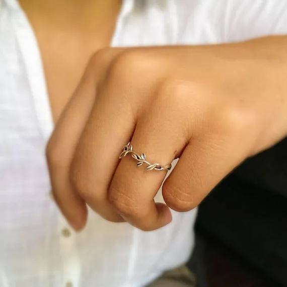 Sandra Dainty Vine Ring