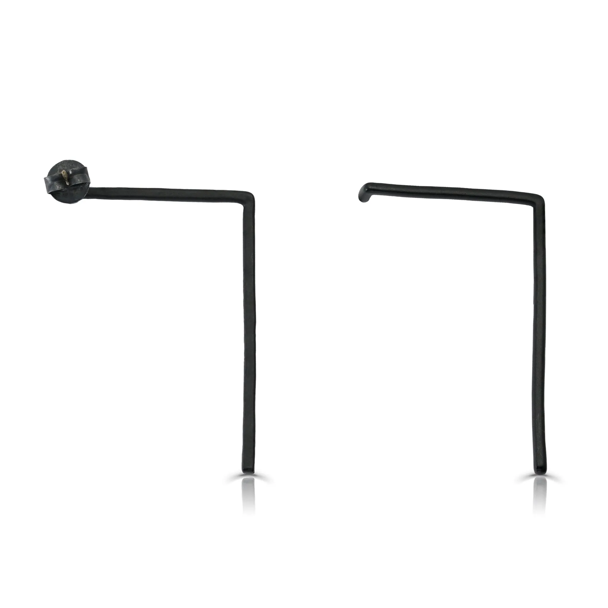 V-Shaped Black Earrings
