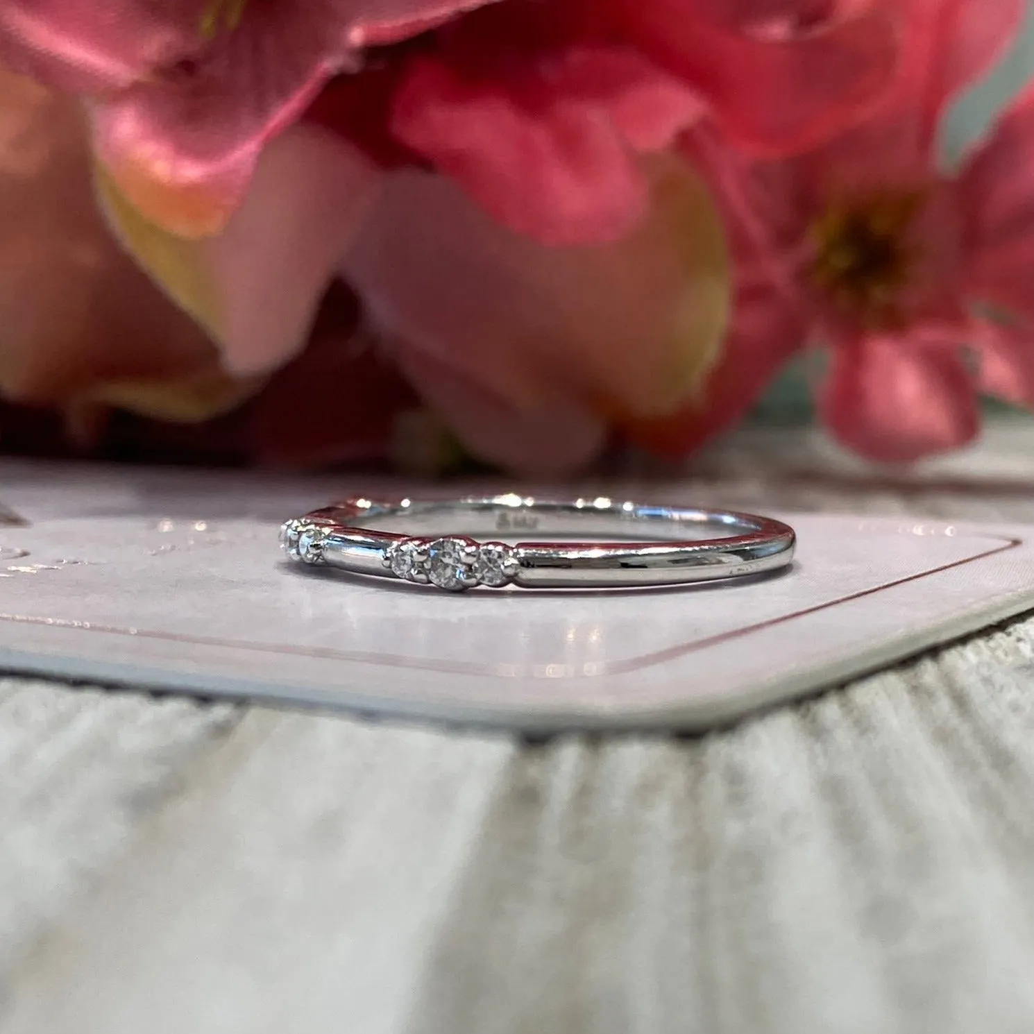 WB0197M ~ MOISSANITE BAND